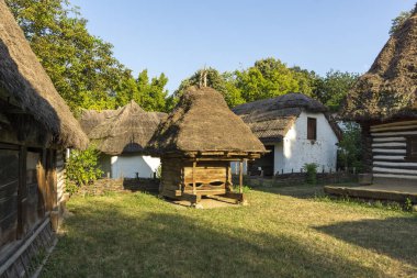 BUCHAREST, ROMANIA - 17 Ağustos 2021: Romanya 'nın Bükreş kentindeki Dimitrie Gusti Ulusal Köy Müzesi