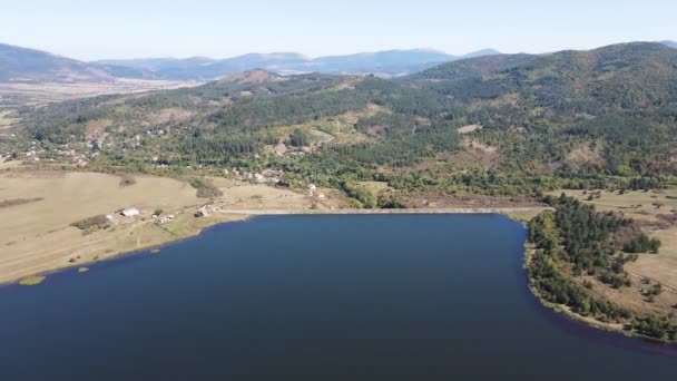 Αεροφωτογραφία Του Yarlovtsi Reservoir Pernik Region Βουλγαρία — Αρχείο Βίντεο