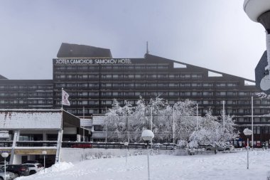 BOROVETS, BULGARIA - 14 Ocak 2022: Bulgaristan 'ın Sofya Bölgesi' ndeki Rila Dağı 'ndaki Borovets kayak merkezinin kış manzarası