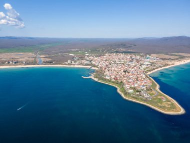 Bulgaristan 'ın Burgaz Bölgesi' ndeki Primorsko kasabasının şaşırtıcı hava manzarası