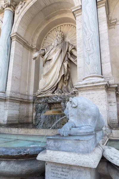 ローマ イタリア 2017 すばらしいモーセの泉 噴水アクア フェリーチェ イタリア ローマ市内の眺め — ストック写真