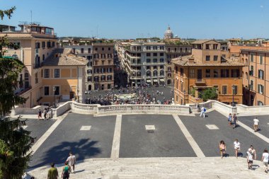 Rome, İtalya - 22 Haziran 2017: şaşırtıcı İspanyol Merdivenleri ve Piazza di Spagna, Roma, İtalya