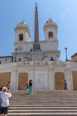 Rome, İtalya - 22 Haziran 2017: şaşırtıcı İspanyol Merdivenleri ve Piazza di Spagna, Roma, İtalya