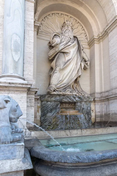 ローマ イタリア 2017 すばらしいモーセの泉 噴水アクア フェリーチェ イタリア ローマ市内の眺め — ストック写真