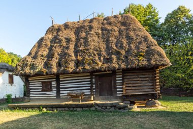 BUCHAREST, ROMANIA - 17 Ağustos 2021: Romanya 'nın Bükreş kentindeki Dimitrie Gusti Ulusal Köy Müzesi