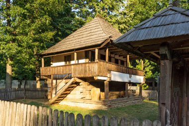 BUCHAREST, ROMANIA - 17 Ağustos 2021: Romanya 'nın Bükreş kentindeki Dimitrie Gusti Ulusal Köy Müzesi