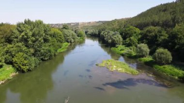 Bulgaristan 'ın Ruse bölgesindeki Byala kasabası yakınlarından geçen Yantra Nehri' nin hava manzarası