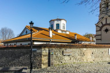 PLOVDIV, BULGARIA - 2 Ocak 2022: Bulgaristan 'ın Filibe kentindeki Saint Nedelya Kilisesi Doğu Ortodoks Kilisesi