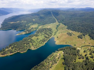 Bulgaristan 'ın Smolyan Bölgesi, Dospat Reservoir hava manzarası