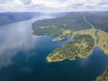Bulgaristan 'ın Smolyan Bölgesi, Dospat Reservoir hava manzarası
