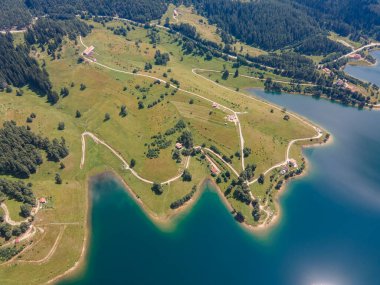 Bulgaristan 'ın Smolyan Bölgesi, Dospat Reservoir hava manzarası