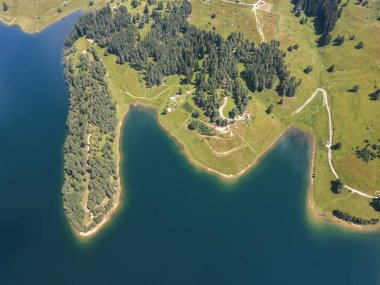 Bulgaristan 'ın Smolyan Bölgesi, Dospat Reservoir hava manzarası
