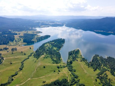 Bulgaristan 'ın Smolyan Bölgesi, Dospat Reservoir hava manzarası