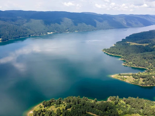 Bulgaristan 'ın Smolyan Bölgesi, Dospat Reservoir hava manzarası