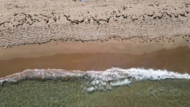 Bulgaristan 'ın Burgaz Bölgesi' nin Sozopol kasabası yakınlarındaki Gradina (Bahçe) plajının havadan manzarası 
