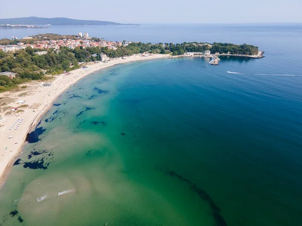 Bulgaristan 'ın Burgaz Bölgesi' ndeki Kiten kasabasının Güney Sahili 'nin şaşırtıcı hava manzarası