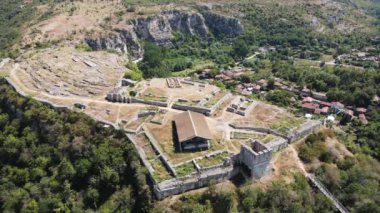 İkinci Bulgar İmparatorluğu, Rusçuk bölgesi ve Bulgaristan 'dan Ortaçağ tahkim edilmiş Cherven kentinin havadan görünüşü