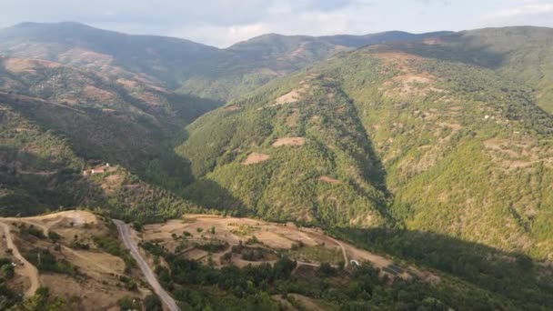 Vista Aérea Atardecer Montaña Ograzhden Región Blagoevgrad Bulgaria — Vídeo de stock