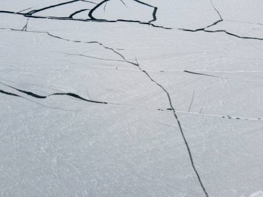 Bulgaristan 'ın Pazardzhik Bölgesi, buzla kaplı Batak Barajı' nın kış manzarası