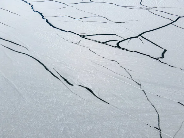 氷に覆われたバタック貯水池の空中冬の景色 パザルジェク地域 ブルガリア — ストック写真