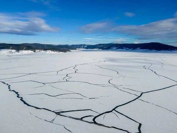 Bulgaristan Pazardzhik Bölgesi Buzla Kaplı Batak Barajı Nın Kış Manzarası — Stok fotoğraf