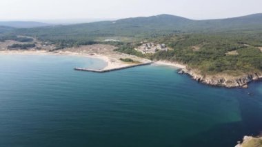 Bulgaristan 'ın Burgaz Bölgesi, Arkutino plajının şaşırtıcı hava manzarası 