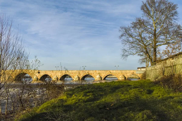 Svilengrad Bulgaria 2020年7月19日 16世紀ムスタファ パサ橋 ブルガリア ハスコヴォ州スヴィレグント市のマリツァ川に架かる橋 — ストック写真