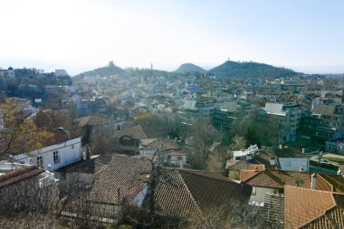 PLOVDIV, BULGARIA - 2 Ocak 2022: Bulgaristan 'ın Nebet Tepe tepesinden Filibe kentinin şaşırtıcı Panoramik Manzarası