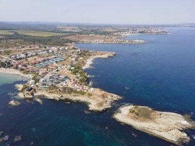 Bulgaristan 'ın Burgaz Bölgesi' nin Çarevo kasabası yakınlarındaki Arapya plajının hava manzarası