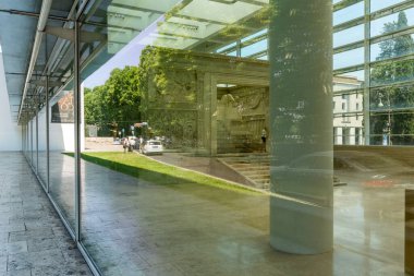 Rome, İtalya - 22 Haziran 2017: şaşırtıcı görünümü Ara Pacis Müzesi Roma, İtalya