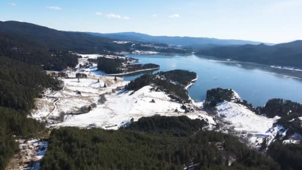 Aerial Winter View Dospat Reservoir Covered Ice Smolyan Region Bulgaria — Stock Video