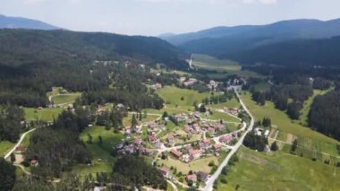 Bulgaristan 'ın Rila ve Rhodopes dağı arasındaki Yundola bölgesinin şaşırtıcı hava manzarası