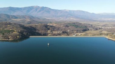 Bulgaristan 'ın Montana bölgesinin Srechenska Bara Baraj Havalimanı manzarası