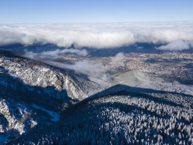 Bulgaristan 'ın Sofya Şehir Bölgesi, Vitosha Dağı' nın Hava Kış Manzarası