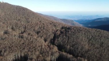 Petrohan Geçidi, Balkan Dağları, Bulgaristan 'ın Havadan Sonbahar manzarası