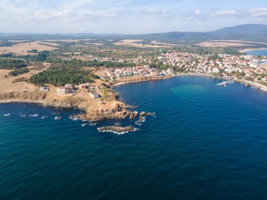 Bulgaristan 'ın Burgaz Bölgesi Ahtopol kentinin hava manzarası 