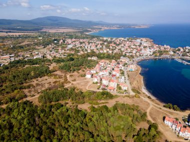 Bulgaristan 'ın Burgaz Bölgesi Ahtopol kentinin hava manzarası 