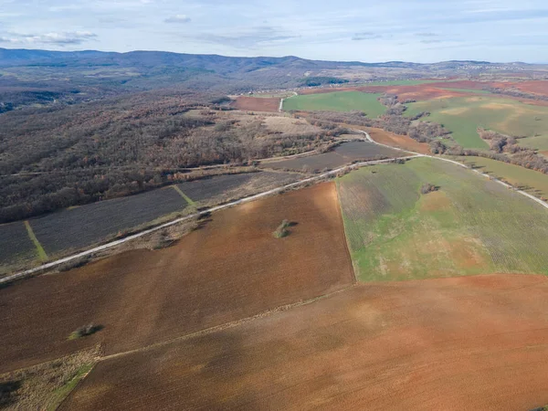 Bulgaristan 'ın Haskovo Bölgesi Topolovgrad kasabası yakınlarındaki Sakar Dağı' nın hava manzarası