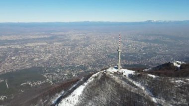 Bulgaristan 'ın Sofya Şehir Bölgesi Kopitoto bölgesindeki Vitosha Dağı' nın hava manzarası