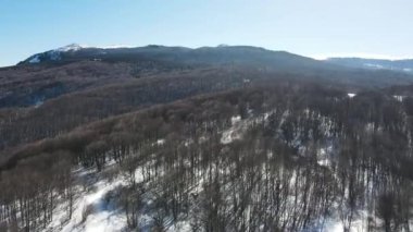 Bulgaristan 'ın Sofya Şehir Bölgesi Kopitoto bölgesindeki Vitosha Dağı' nın hava manzarası