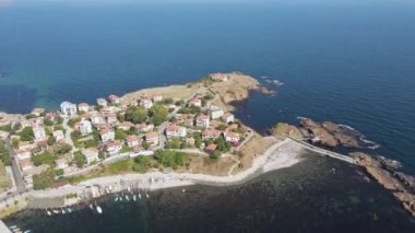 Bulgaristan 'ın Burgaz Bölgesi Ahtopol kentindeki inanılmaz hava manzaralı kasaba 
