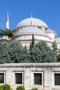 İSTANBUL, TURKEY - 26 Temmuz 2019: İstanbul, Türkiye 'de Süleyman Camii (Osmanlı İmparatorluğu Camii) inşaatı