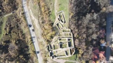 Bulgaristan 'ın Montana kentindeki Antik Kale Harabelerinin Havadan Görünümü Castra ad Montanensium