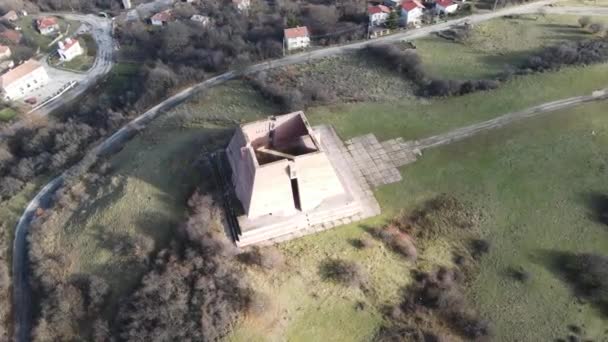 Letecký Pohled Pantheon Mother Bulgaria Věnovaný Padlým Vojákům Srbsko Bulharské — Stock video