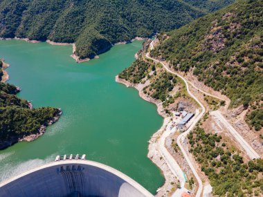 Bulgaristan 'ın Smolyan Bölgesi, Tsankov kamak Barajı' nın hava manzarası