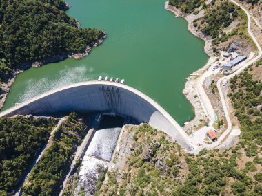 Bulgaristan 'ın Smolyan Bölgesi, Tsankov kamak Barajı' nın hava manzarası