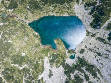 Balık Banderitsa Gölü, Pirin Dağı, Bulgaristan 'ın şaşırtıcı hava manzarası