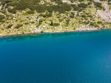 Balık Banderitsa Gölü, Pirin Dağı, Bulgaristan 'ın şaşırtıcı hava manzarası