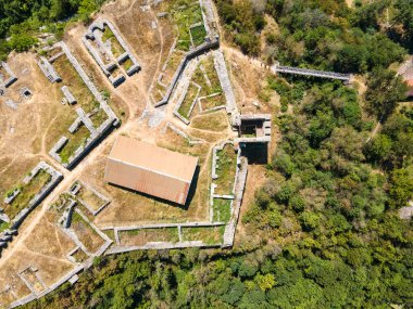 İkinci Bulgar İmparatorluğu, Rusçuk bölgesi ve Bulgaristan 'dan Ortaçağ tahkim edilmiş Cherven kentinin havadan görünüşü