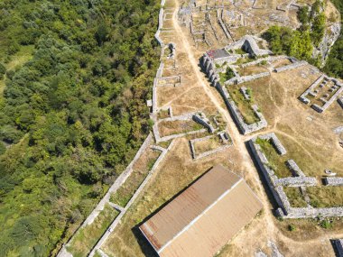 İkinci Bulgar İmparatorluğu, Rusçuk bölgesi ve Bulgaristan 'dan Ortaçağ tahkim edilmiş Cherven kentinin havadan görünüşü